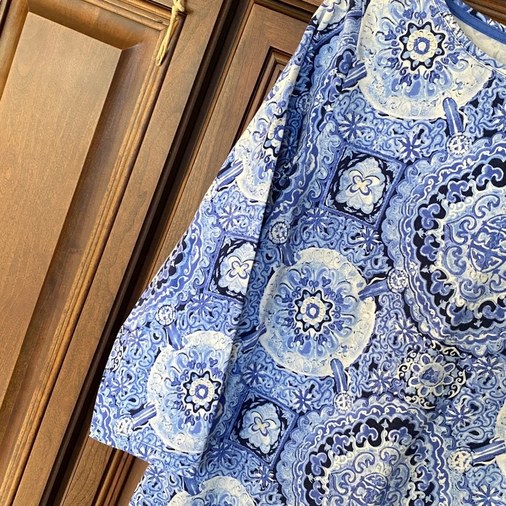 TALBOTS Tee - Picture 4 of 10